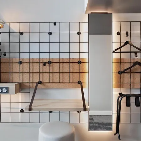 Moxy Hotel 3*