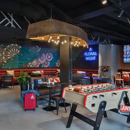 Moxy Hotel 3*