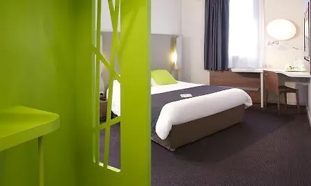 Moxy 3*