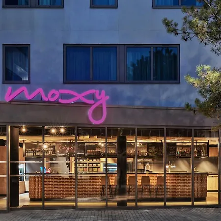 Hotel Moxy