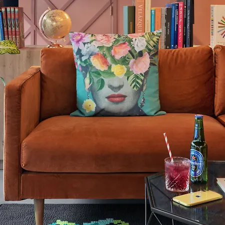 Moxy 3* אמיינס