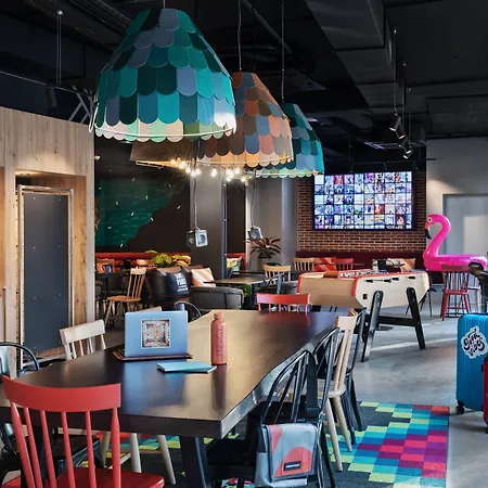Hotel Moxy 3*