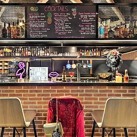 Hotel Moxy 3*