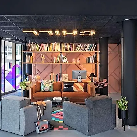 Moxy 3*