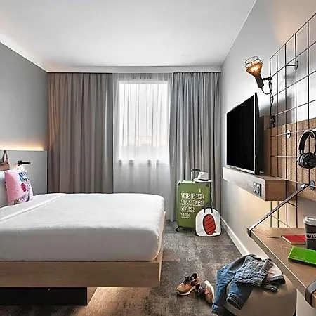 Moxy Hotel 3*