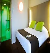 Moxy 3*